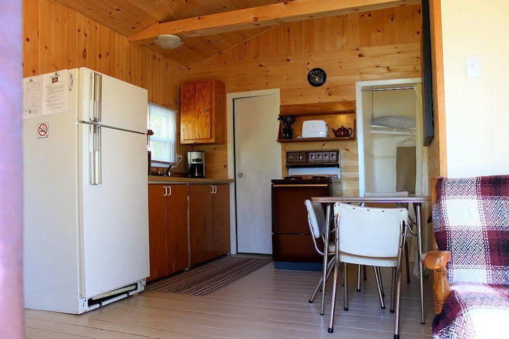 Mashkinonje Lodge Lavigne エクステリア 写真