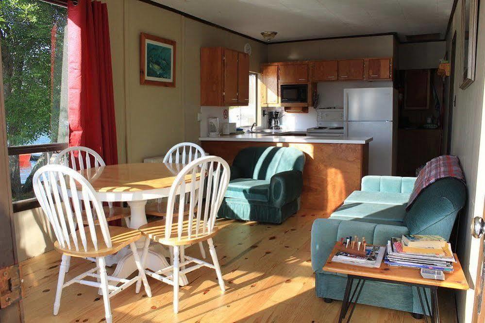 Mashkinonje Lodge Lavigne エクステリア 写真